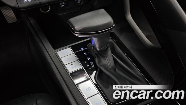 Hyundai Elantra 2023, фото 9