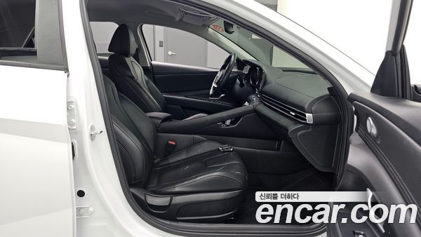 Hyundai Elantra 2023, фото 12