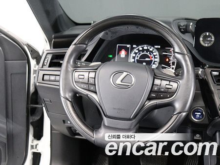 Lexus ES 2022, фото 14