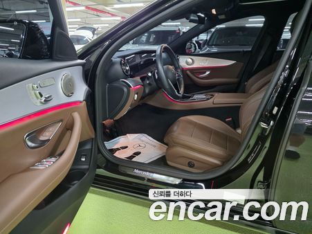 Mercedes-Benz E-Class 2021, фото 10