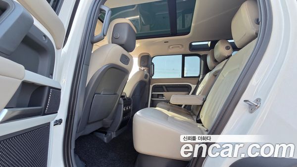 Land Rover Defender 2022, фото 11