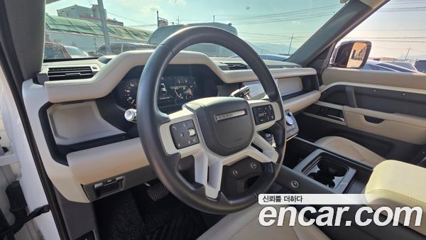 Land Rover Defender 2022, фото 12