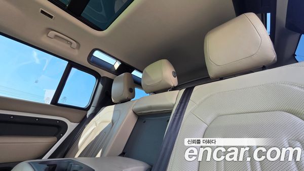 Land Rover Defender 2022, фото 16