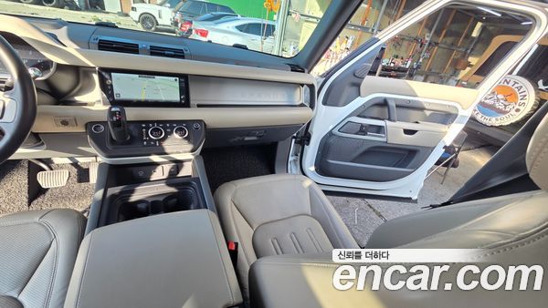Land Rover Defender 2022, фото 20