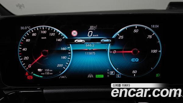 Mercedes-Benz EQA 2022, фото 11