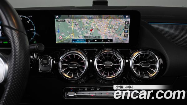Mercedes-Benz EQA 2022, фото 18