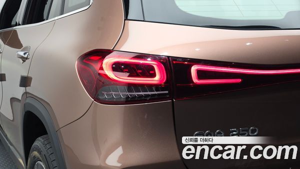 Mercedes-Benz EQA 2022, фото 9