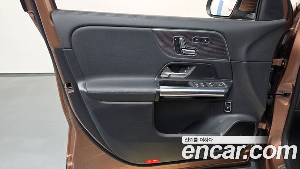 Mercedes-Benz EQA 2022, фото 14