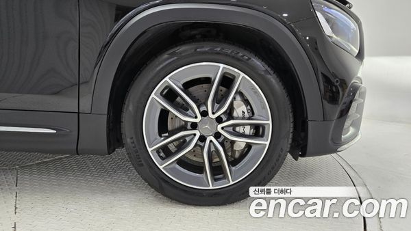 Mercedes-Benz GLB 2025, фото 5