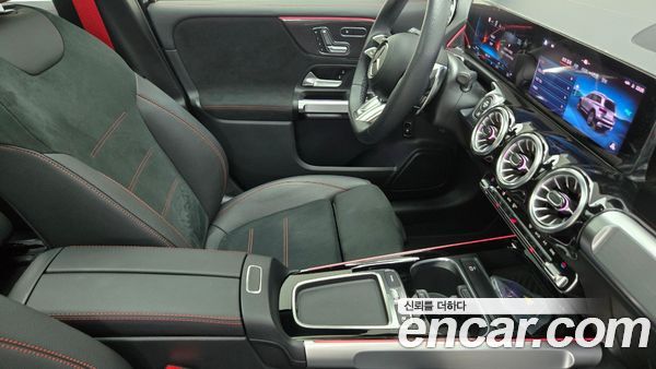 Mercedes-Benz GLB 2025, фото 9