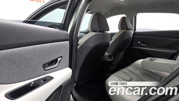 Hyundai Elantra 2021, фото 17