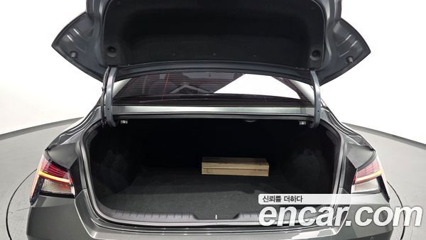 Hyundai Elantra 2021, фото 26