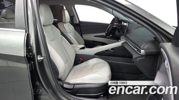 Hyundai Elantra 2021, фото 16