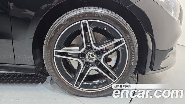 Mercedes-Benz CLA 2023, фото 5