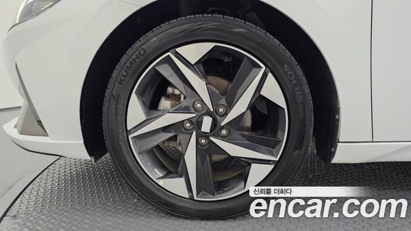 Hyundai Elantra 2023, фото 5