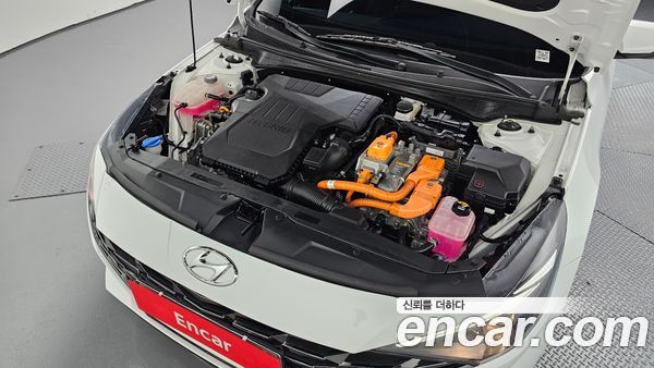 Hyundai Elantra 2023, фото 6