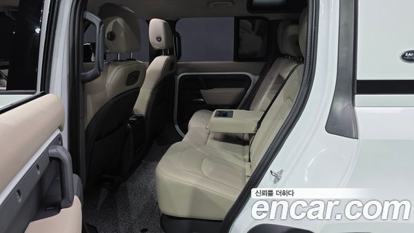 Land Rover Defender 2022, фото 15