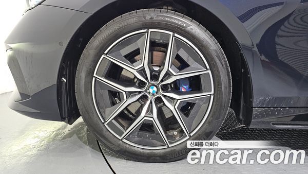 BMW 5 Series 2025, фото 5