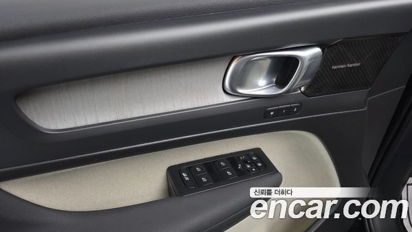 Volvo XC40 2023, фото 20