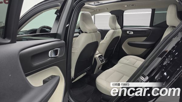 Volvo XC40 2023, фото 16