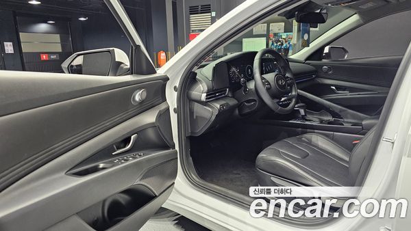 Hyundai Elantra 2025, фото 10