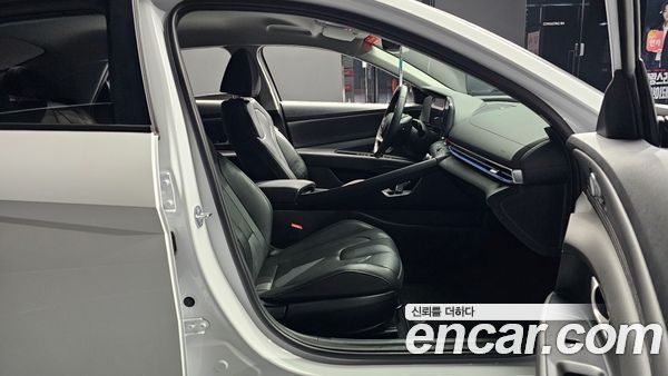 Hyundai Elantra 2025, фото 11