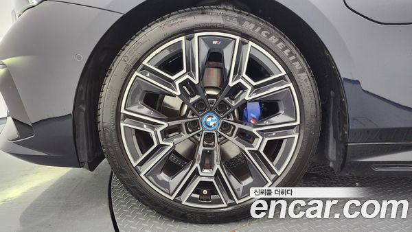 BMW 5 Series 2025, фото 5