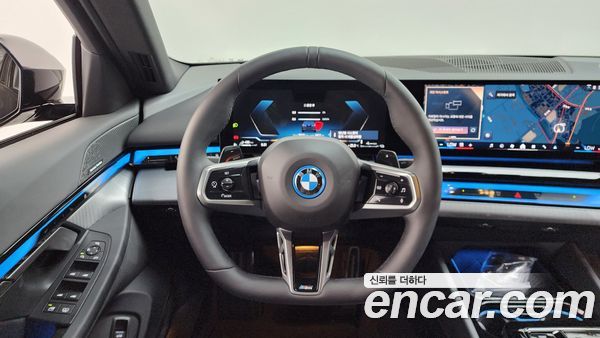BMW 5 Series 2025, фото 18