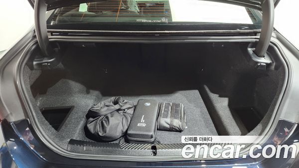 BMW 5 Series 2025, фото 26