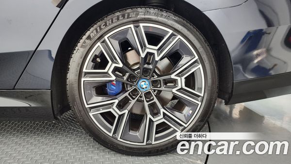 BMW 5 Series 2025, фото 7