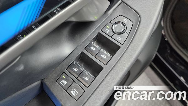 BMW 5 Series 2025, фото 29