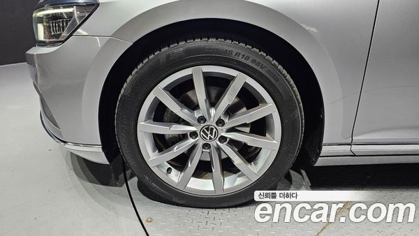 Volkswagen Passat 2021, фото 5