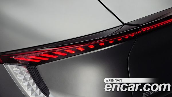 Kia EV6 2023, фото 9