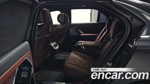 BMW 7 Series 2023, фото 16