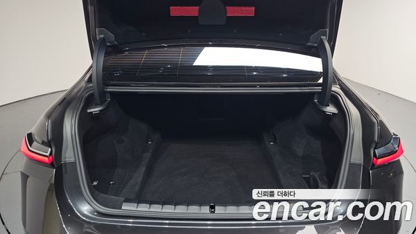 BMW 7 Series 2023, фото 25