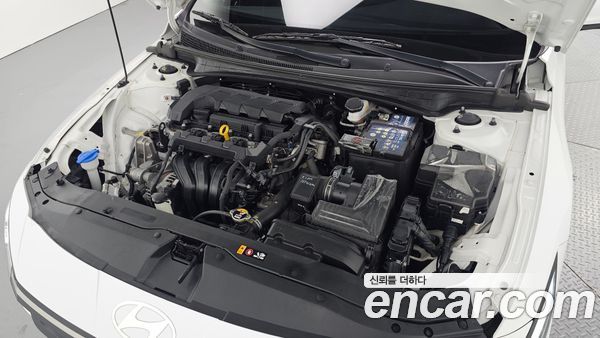 Hyundai Elantra 2024, фото 6