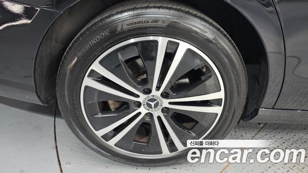 Mercedes-Benz E-Class 2021, фото 5