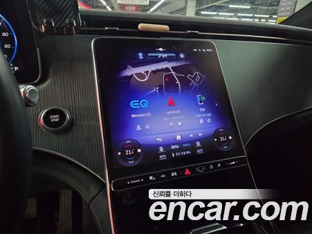 Mercedes-Benz EQS 2023, фото 13