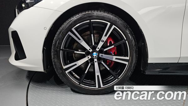 BMW 5 Series 2025, фото 5