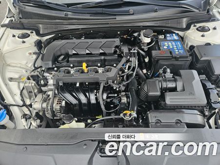 Hyundai Elantra 2021, фото 6