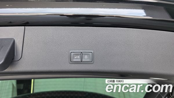 Audi e-tron 2022, фото 30
