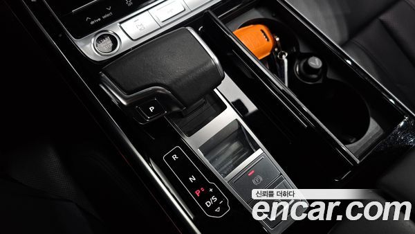 Audi A8 2021, фото 12