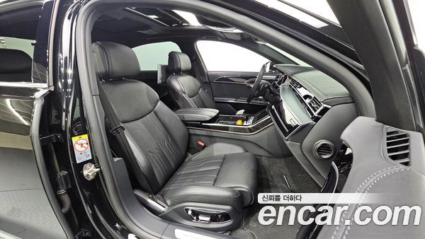 Audi A8 2021, фото 16