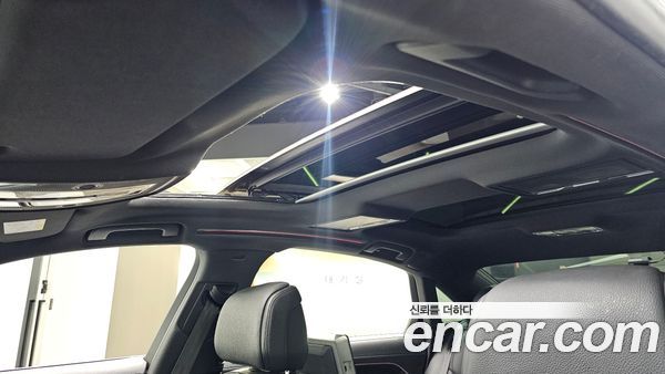 Audi A8 2021, фото 35