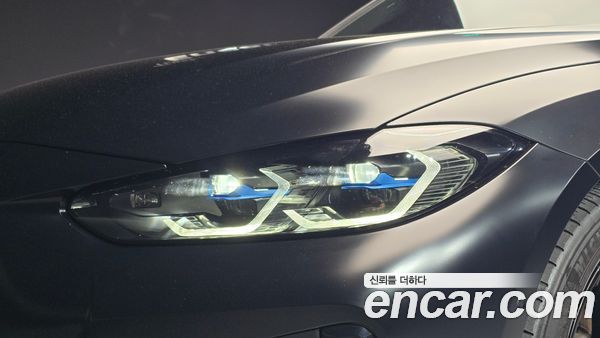 BMW i4 2023, фото 8