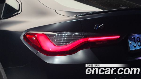 BMW i4 2023, фото 9