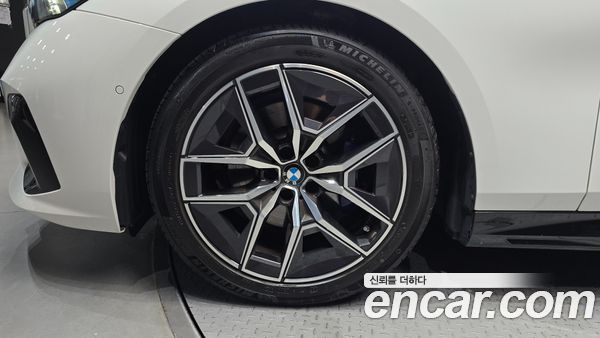 BMW 5 Series 2025, фото 5