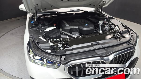 BMW 5 Series 2025, фото 6