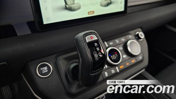 Land Rover Defender 2023, фото 11