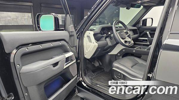 Land Rover Defender 2023, фото 12